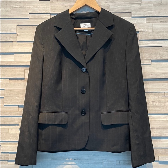 LOFT Jackets & Blazers - Ann Taylor LOFT Women’s Black Pinstripe Blazer, Size 14, Good Condition